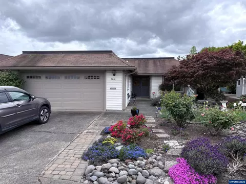 3274 Oakcrest Dr NW, Salem, OR 97304