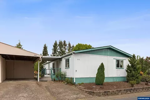 300 SE Lacreole Dr #282, Dallas, OR 97338