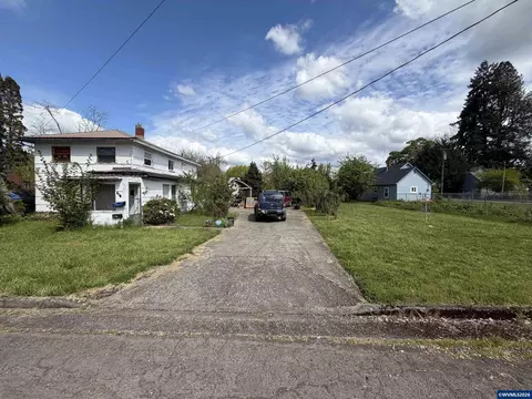 361 N 3rd St, Lebanon, OR 97355