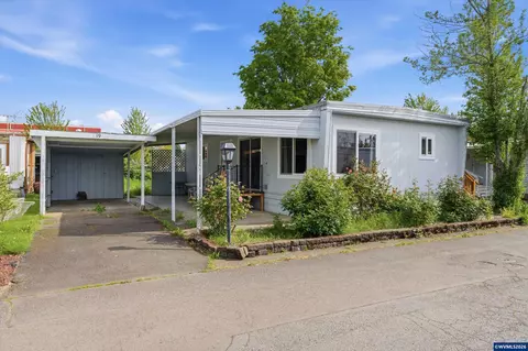 612 N Cascade Dr #19, Woodburn, OR 97071