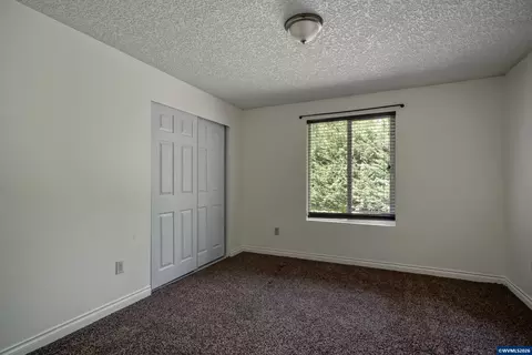 Bedroom - 47280 Lyons Mill City Dr, Lyons, OR 97358 photo 1 of 6