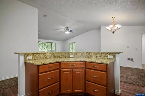 Kitchen - 47280 Lyons Mill City Dr, Lyons, OR 97358 photo 6 of 6