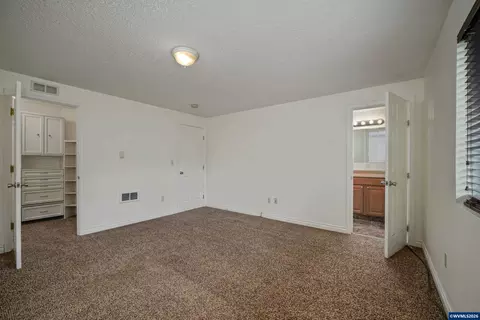 Bedroom - 47280 Lyons Mill City Dr, Lyons, OR 97358 photo 6 of 6