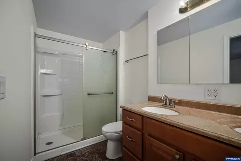 Bath - 47280 Lyons Mill City Dr, Lyons, OR 97358 photo 3 of 4