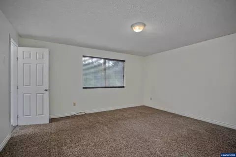 Bedroom - 47280 Lyons Mill City Dr, Lyons, OR 97358 photo 5 of 6