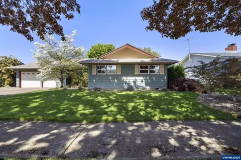 427 Wilshire Dr N, Keizer, OR 97303