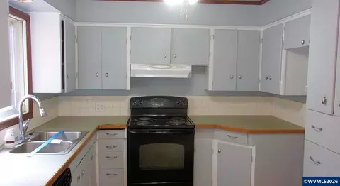 944 5th St, Lyons, OR 97358 photo 8