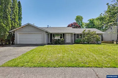 4742 Oak Park Dr NE, Salem, OR 97305