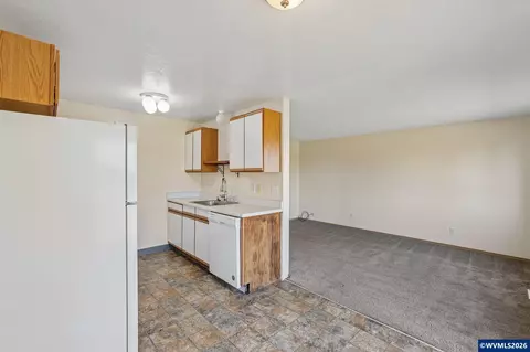 Living - 4286-4288 Northside Dr NE, Keizer, OR 97303 photo 4 of 5