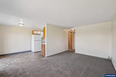Living - 4286-4288 Northside Dr NE, Keizer, OR 97303 photo 2 of 5