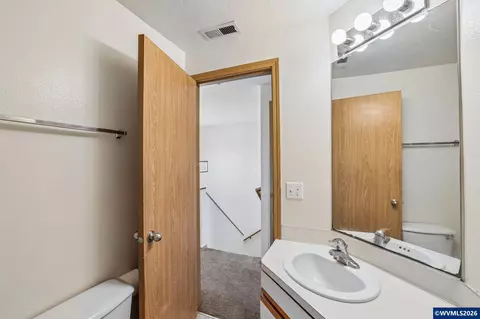 Bath - 4286-4288 Northside Dr NE, Keizer, OR 97303 photo 2 of 2