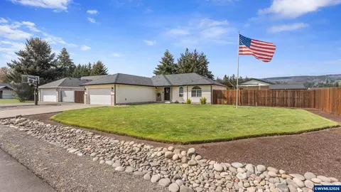 Exterior - 520 Fir St, Lyons, OR 97358 photo 2 of 6