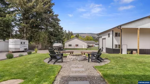 Exterior - 520 Fir St, Lyons, OR 97358 photo 3 of 6