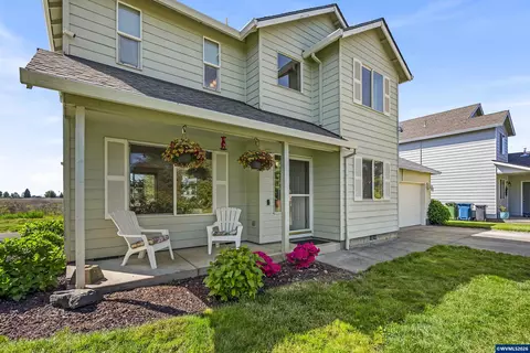 1299 Elana Dr, Woodburn, OR 97071