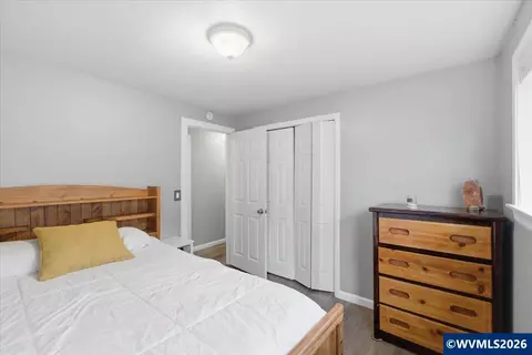 Bedroom - 4580 Thrush Dr NE, Salem, OR 97301 photo 6 of 8
