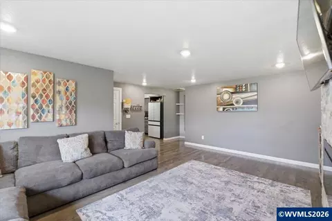 Living - 4580 Thrush Dr NE, Salem, OR 97301 photo 3 of 3