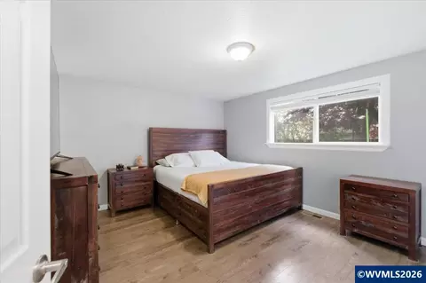 Bedroom - 4580 Thrush Dr NE, Salem, OR 97301 photo 1 of 8