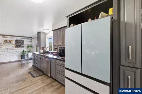 Kitchen - 4580 Thrush Dr NE, Salem, OR 97301 photo 1 of 8