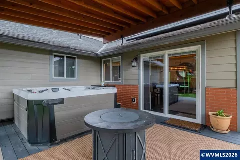Exterior - 4580 Thrush Dr NE, Salem, OR 97301 photo 3 of 7