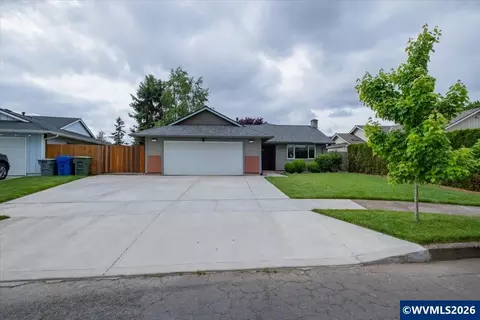 4580 Thrush Dr NE, Salem, OR 97301