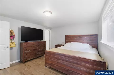 Bedroom - 4580 Thrush Dr NE, Salem, OR 97301 photo 2 of 8