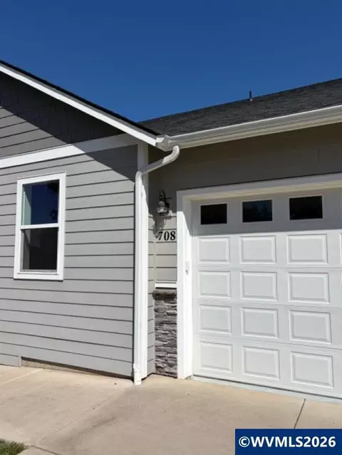 Exterior - 708 NW George Ct, Sublimity, OR 97385 photo 3 of 6
