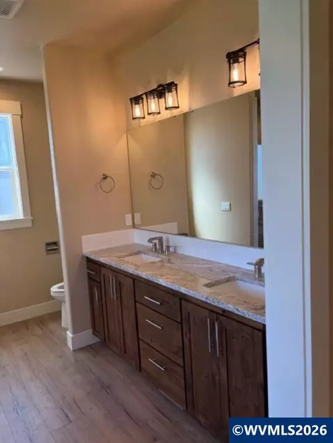 Bath - 708 NW George Ct, Sublimity, OR 97385 photo 1 of 5
