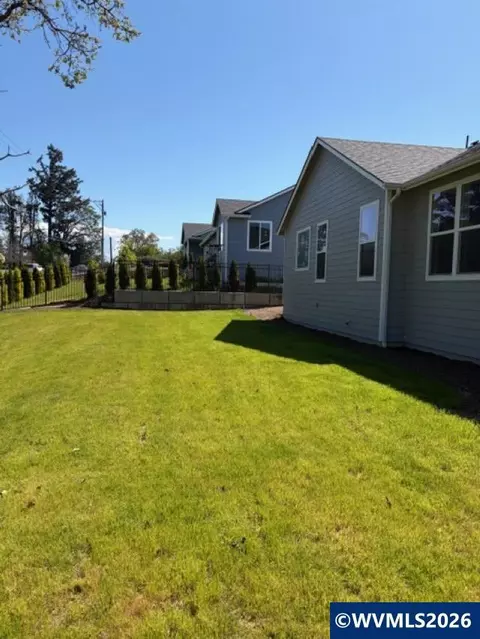 Exterior - 708 NW George Ct, Sublimity, OR 97385 photo 5 of 6