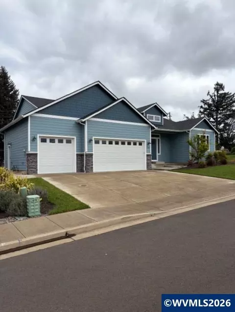 704 NW George Ct, Sublimity, OR 97385