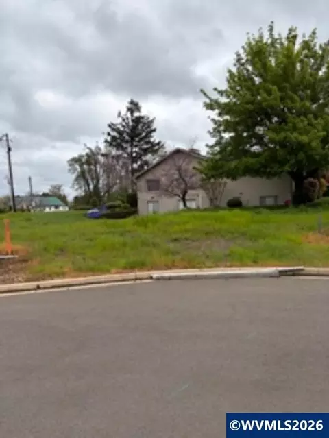 702 NW George Ct, Sublimity, OR 97385