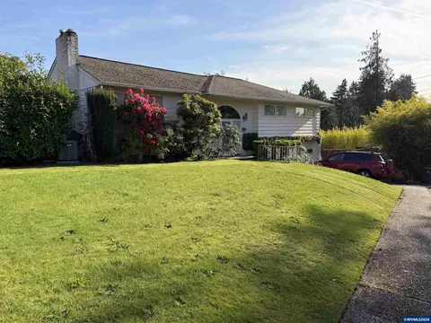 940 Gerleon St SE, Salem, OR 97302