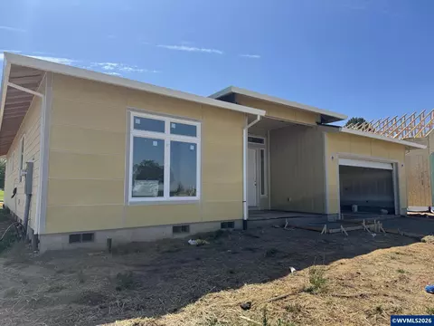 3266 Nightingale Dr, Woodburn, OR 97071