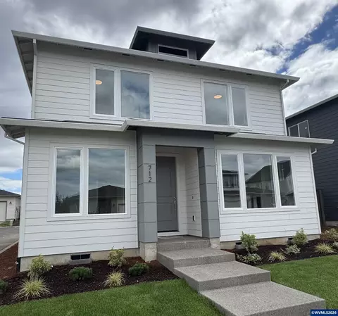 712 Magnolia Ave, Woodburn, OR 97071