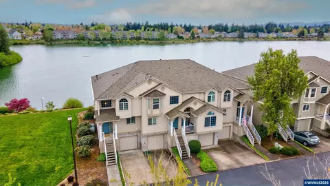 332 Crystal Springs Ln N, Keizer, OR 97303