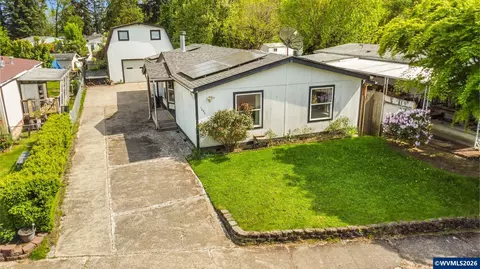 1036 Alder Ln, Woodburn, OR 97071