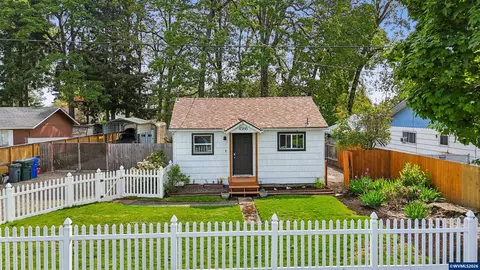 4586 Reimann St NE, Salem, OR 97305