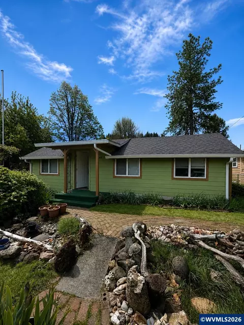 1649 Elm St, Sweet Home, OR 97386