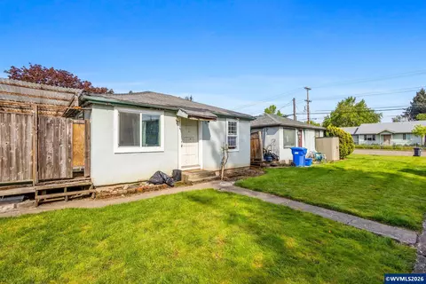 Exterior - 224-226 Stark St N, Salem, OR 97303 photo 4 of 8