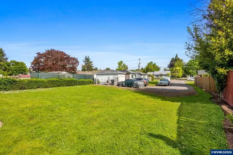 Exterior - 224-226 Stark St N, Salem, OR 97303 photo 7 of 8