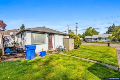 Exterior - 224-226 Stark St N, Salem, OR 97303 photo 2 of 8