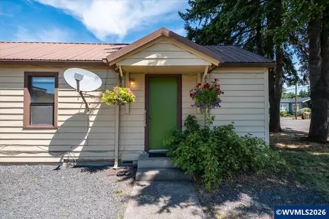 1044 23rd Ave, Sweet Home, OR 97386