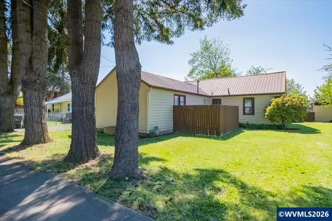 1044 23rd Ave, Sweet Home, OR 97386