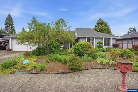 342 Mclaughlin Dr, Woodburn, OR 97071