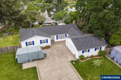 2909 S Shore Dr SE, Albany, OR 97322