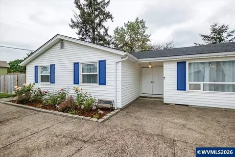 2909 S Shore Dr SE, Albany, OR 97322