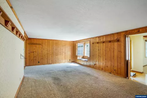 Living - 732 E 22nd Ave, Eugene, OR 97405 photo 4 of 7