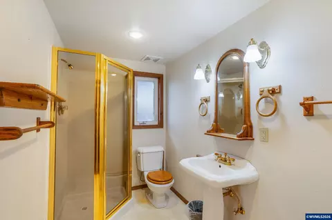 Bath - 732 E 22nd Ave, Eugene, OR 97405 photo 1 of 4