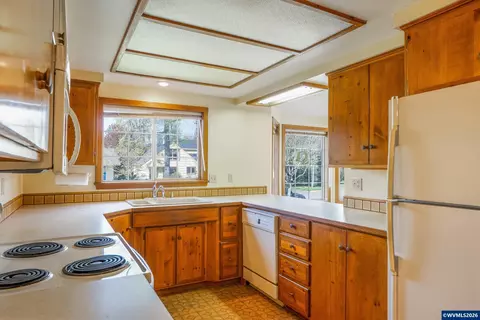 Kitchen - 732 E 22nd Ave, Eugene, OR 97405 photo 1 of 3
