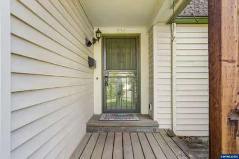Entry Way - 732 E 22nd Ave, Eugene, OR 97405 photo 1 of 5