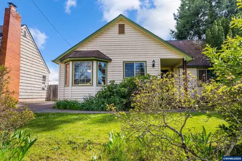 Exterior - 732 E 22nd Ave, Eugene, OR 97405 photo 2 of 6